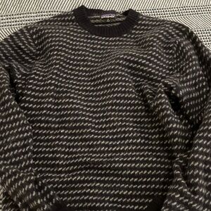 Men's Black and Gray Sweater